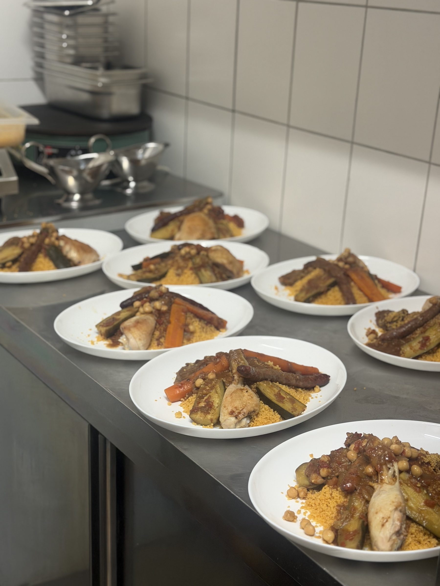 Angerichtetes Tajine-Gericht