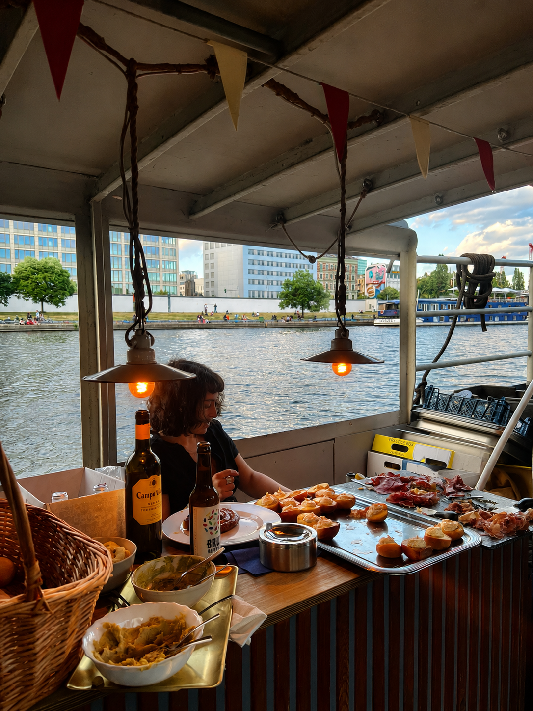 Apéro auf dem Schiff · Berlin